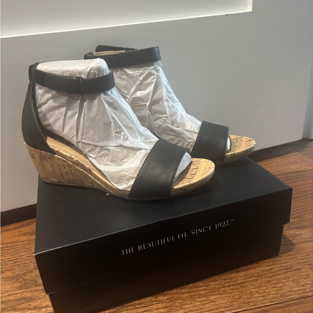 Brand new Naturalizer Leather Sandals Velcro ankle strap and Cork Wedge heel